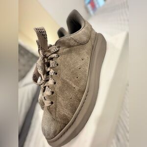 Alexander McQueen Sneaker